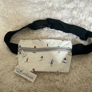 Hi love travel fanny pack- Pack Dancing Skiers